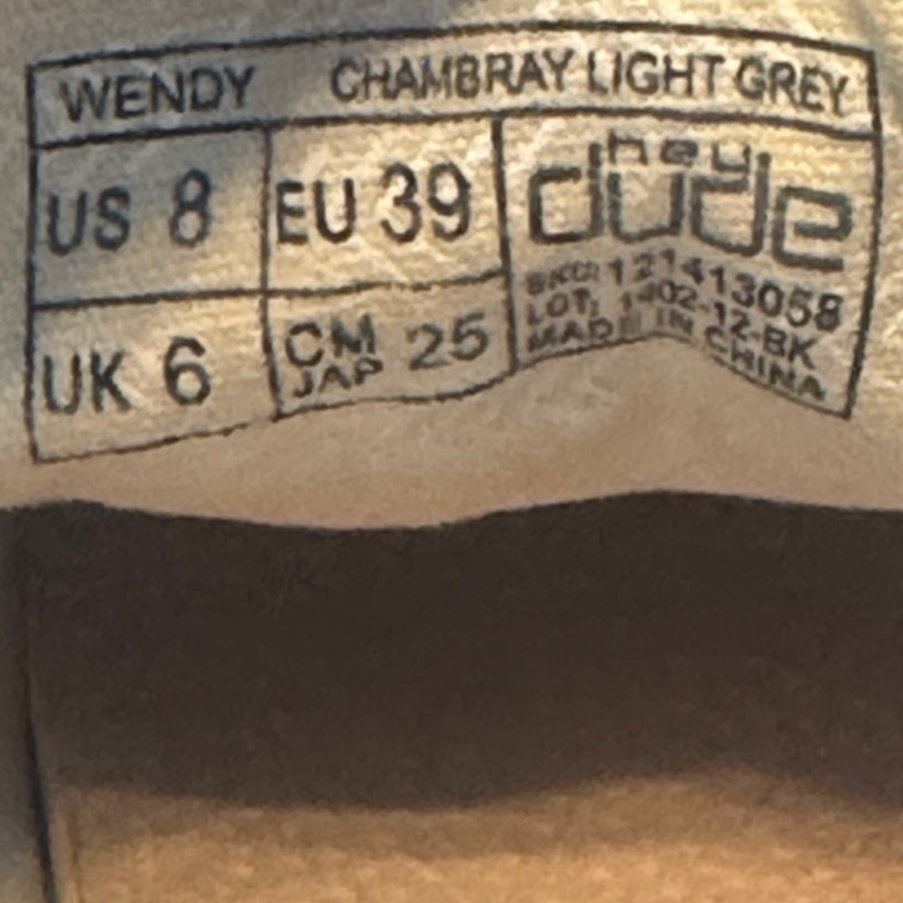 “SOLD” Hey Dude Wendy Chambray Light Grey Loafers - Women’s Size 8 - Picture 9 of 10